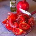סלט עגבניות עם גרגירי רימון